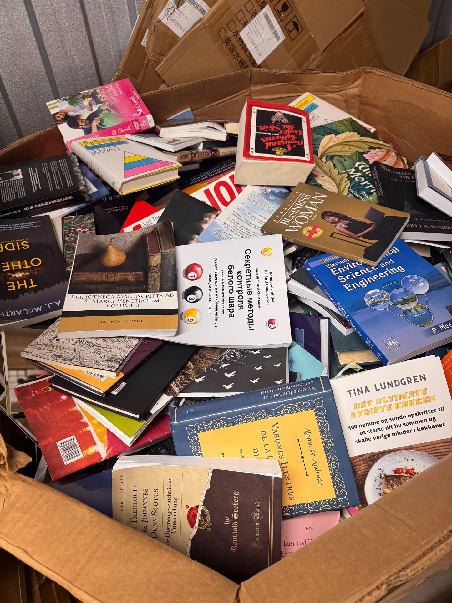 Book Pallet (B2)