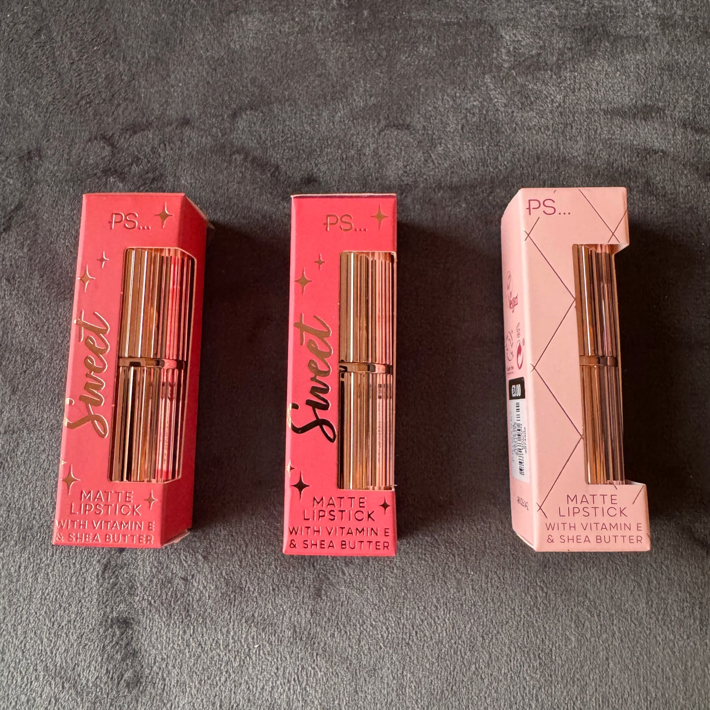 COSMETIC BOX (11 ITEMS)