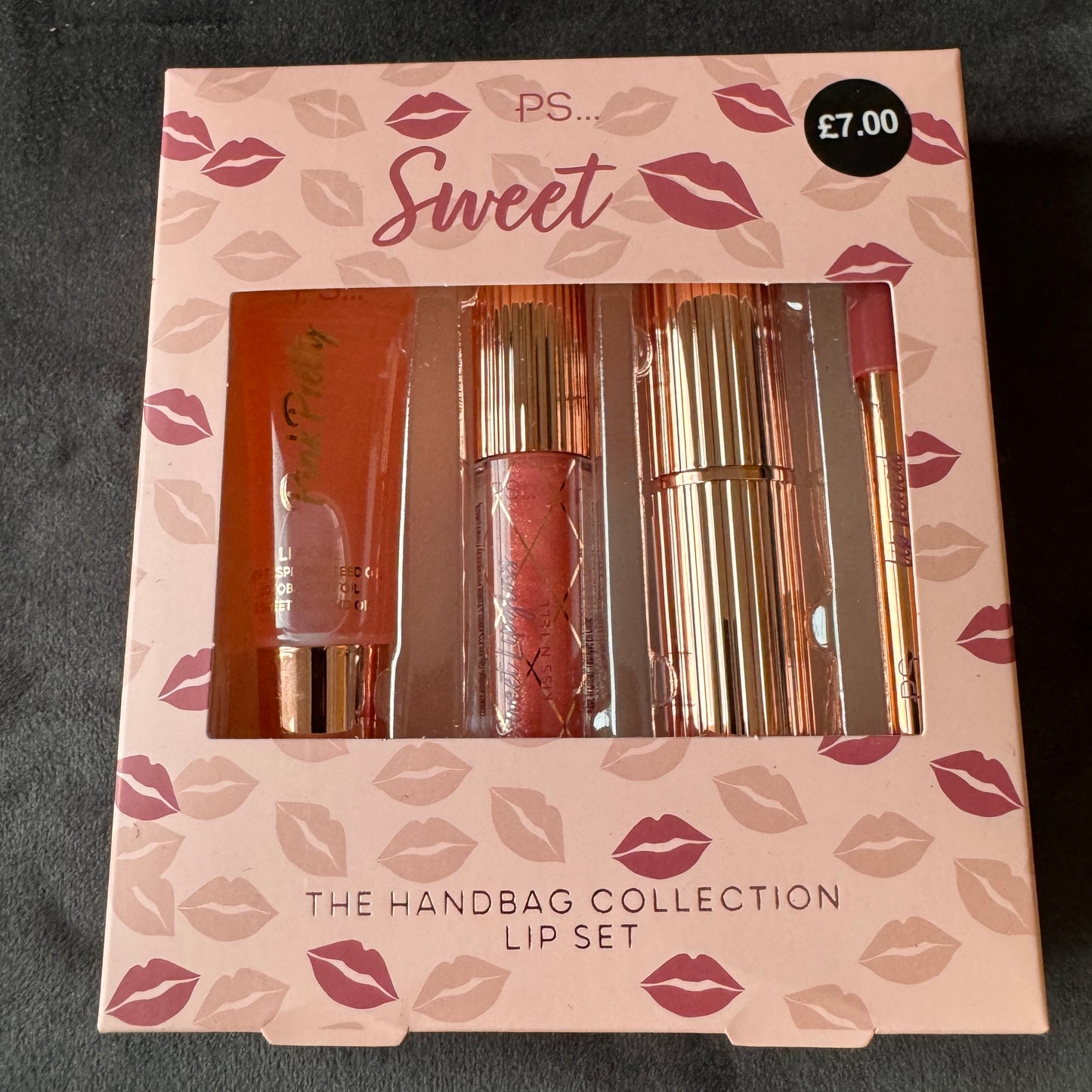 COSMETIC BOX (11 ITEMS)