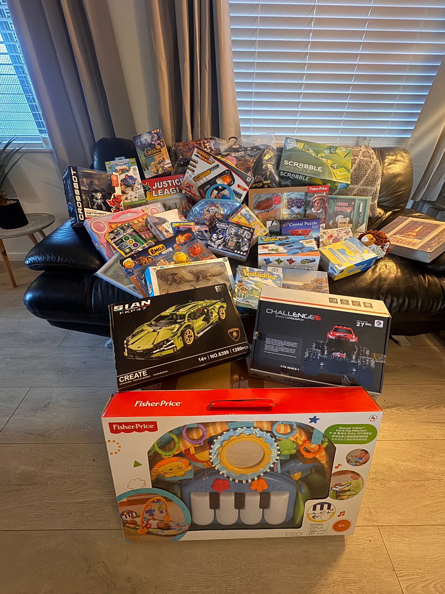 TOY BOX (25 ITEMS) - 100% NEW ITEMS! RRP £400+
