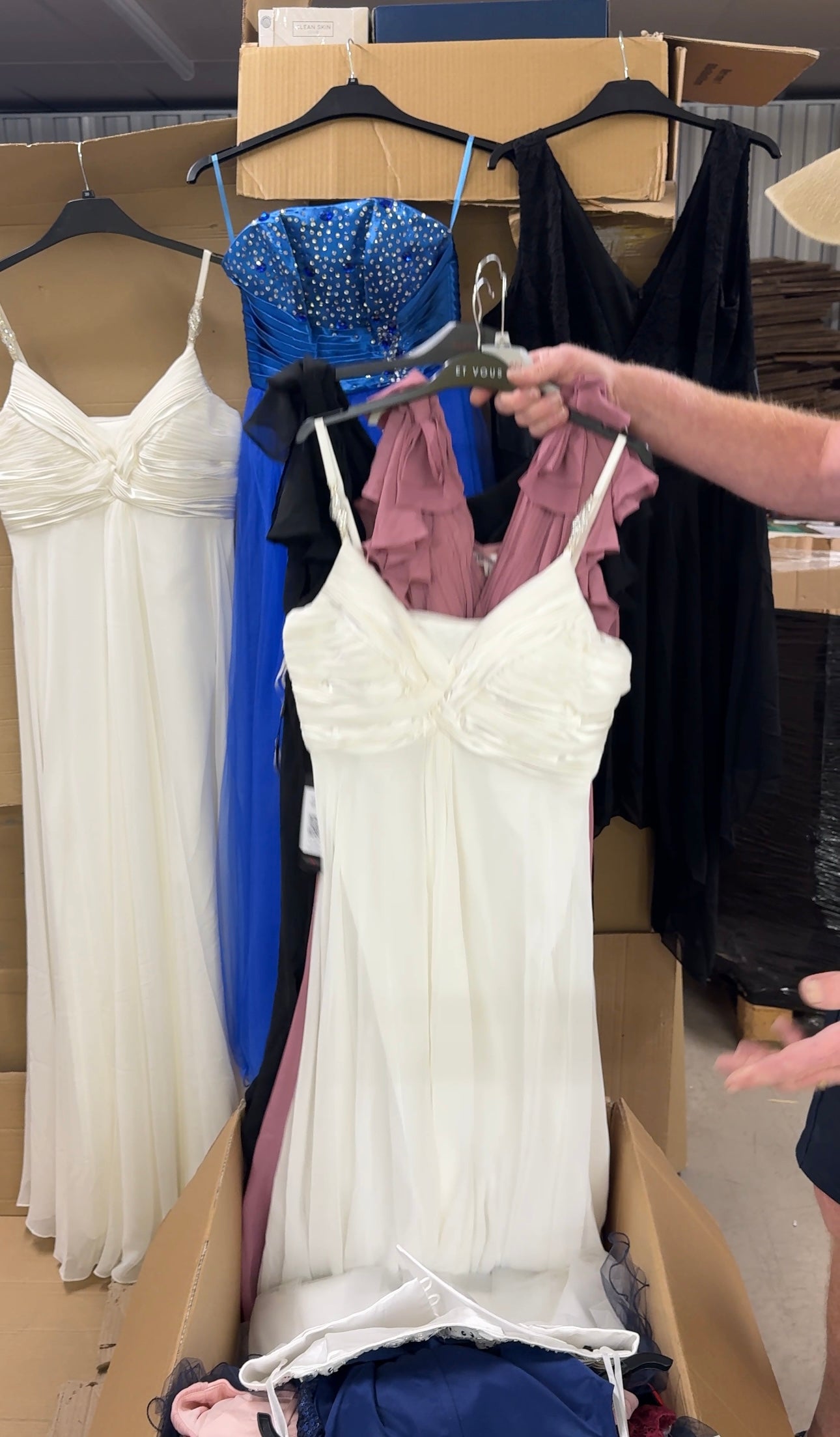 DRESS BOX – PROM, EVENING, COCKTAIL & WEDDING (20+ Dresses)