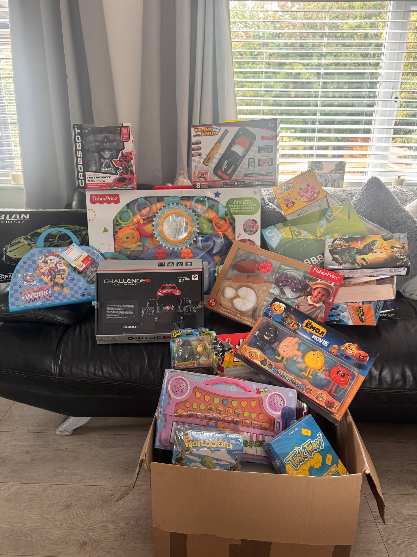 TOY BOX (25 ITEMS) - 100% NEW ITEMS! RRP £400+