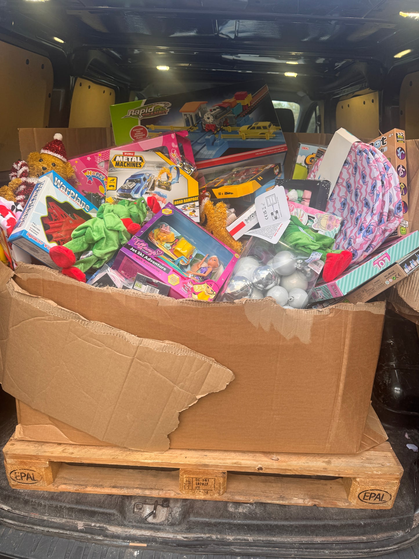 🎄 Toy Pallets! (ALL NEW TOYS + CHRISTMAS SURPRISES) 🎁